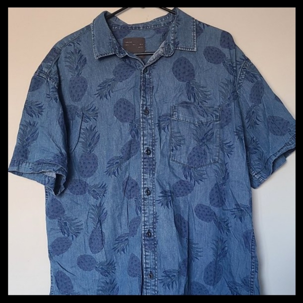 ZARA Pineapple button down shirt. Comfortable and stylish